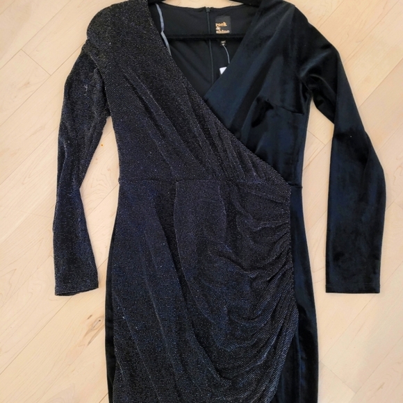 NWT-Black and gold velvet wrap dress-Small - Picture 5 of 7